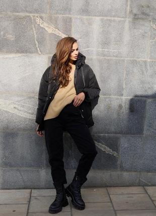 Куртка женская зимняя длинная теплая черного цвета с капюшоном2 фото