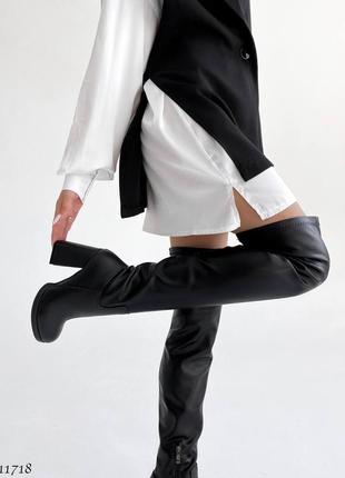 Чорні натуральні шкіряні демісезонні демі осінні чоботи ботфорти на високих товстих...