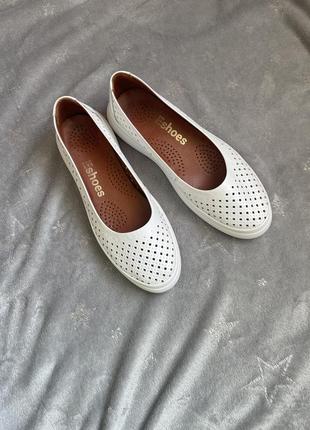 Шкіряні балетки