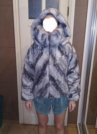 Искусственная шуба, с пышным воротником и капюшеном, 42 р.