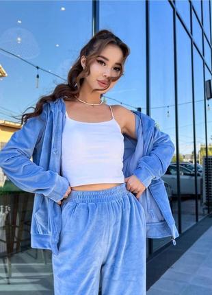 Костюми з худі та брюками на манжетах