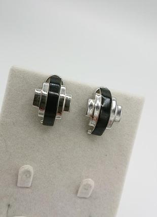 Шикарные брендовые серьги с маркировкой f