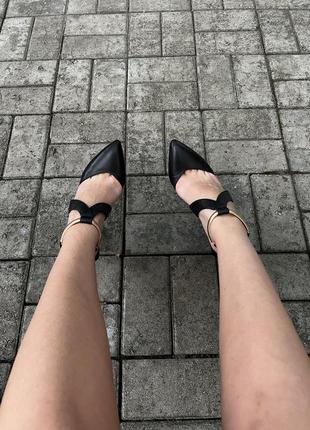 Туфли на каблуке с острым носиком2 фото