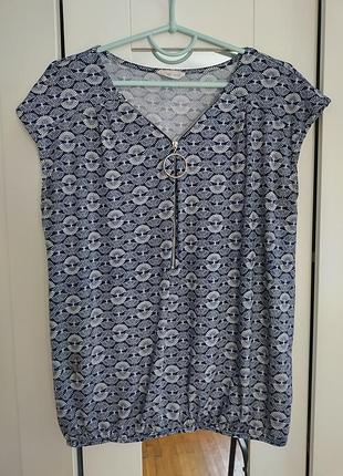 Блуза с замочком на груди