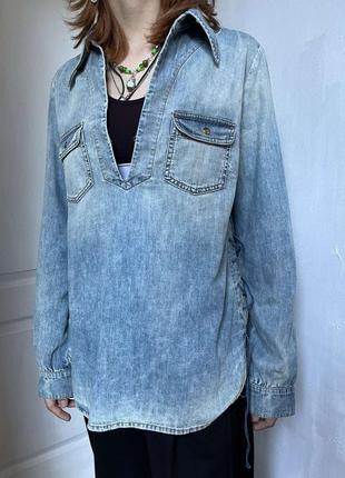 Сорочка джинсова від roberto cavalli.