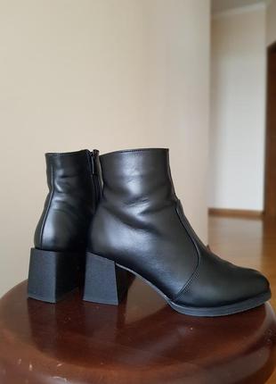 Шкіряні зимові чоботи