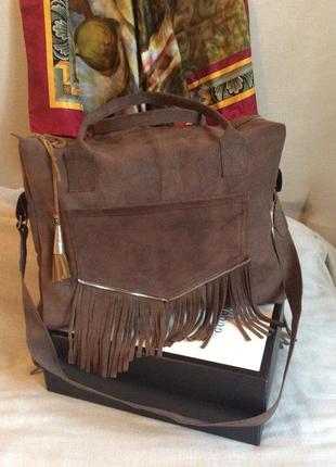 Нова замшева сумка з бахромою.