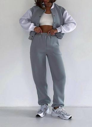 Костюм женский серый на флисе оверсайз кофта на кнопках брюки джоггеры на высокой посадке с карманами качественный стильный4 фото