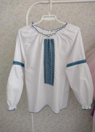 Вышитая рубашка, вышиванка белая с синим