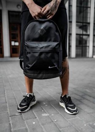 Классический городской черный рюкзак nike