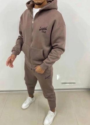 Чоловічий костюм