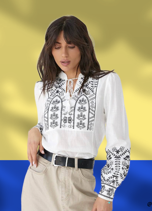 Женская вышиванка белая бежевая блуза нарядная праздничная на день независимости патриотическая