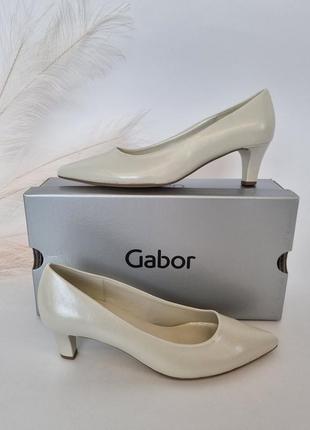 Туфли белые на низком каблуке gabor кожаные внутри