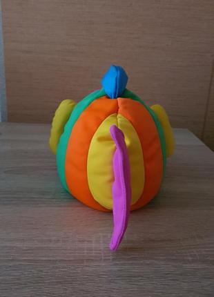 Рыбка мягкая игрушка.