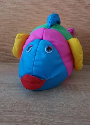 Рыбка мягкая игрушка.