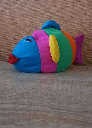 Рыбка мягкая игрушка.