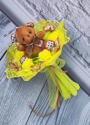 Жовтий букет з плюшевим ведмедиком, м'яка іграшка ведмедик, подарунок дівчині жінці чи дитині3 фото