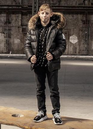 Подростковая зимняя куртка из натуральной опушки черного цвета на мальчика 116 см.