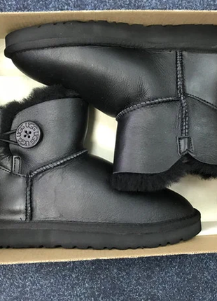 Женские угги ugg mini bailey button leather 36.37.39.403 фото