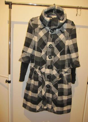 Пальто чорно біле