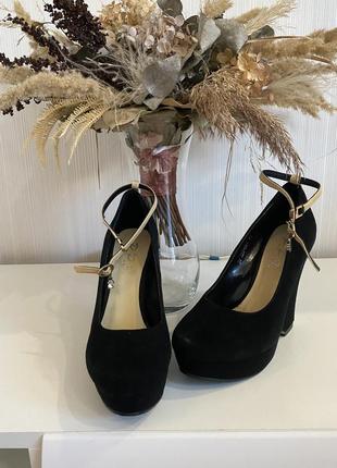 Туфлі замшеві на платформі