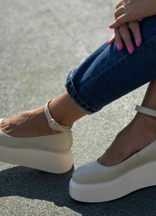 Стильные женские туфли на платформе с пряжкой натуральная кожа цвет бежевый размер 40 (26 см) (49703)3 фото