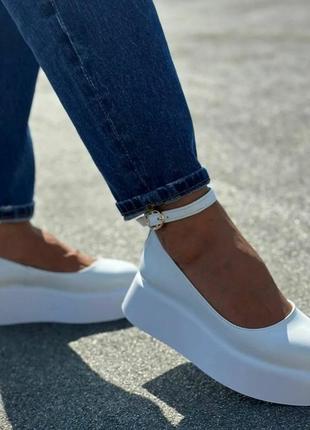 Стильні жіночі туфлі на платформі з пряжкою натуральна шкіра колір білий розмір 36 (23,5 см) (49701)