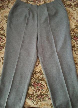 Классические брюки для женщин.