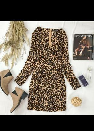 Шикарне плаття в анімалістичний принт з драпіруванням леопард