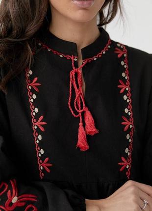 Красивое женское стильное платье вышиванка черная с красной вышивкой4 фото