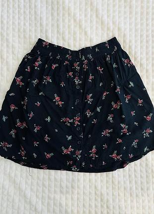 Легенька спідничка в квітковий принт від pull&bear