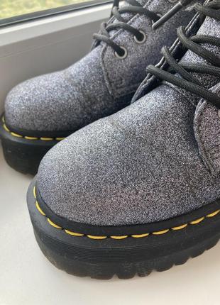 Dr. martens мартинсы оригинал серебристые на высокой платформе4 фото