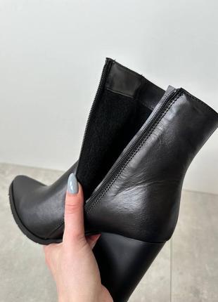 Кожаные б�отильоны с острым мысом на широком устойчивом каблуке, осенние