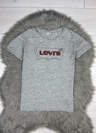 Женская футболка levis размер xs