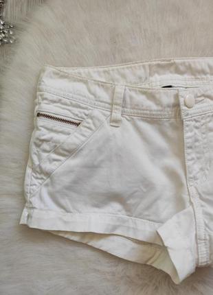 Короткі білі натуральні бавовняні щільні шорти низької талії, посадка кишенями4 фото