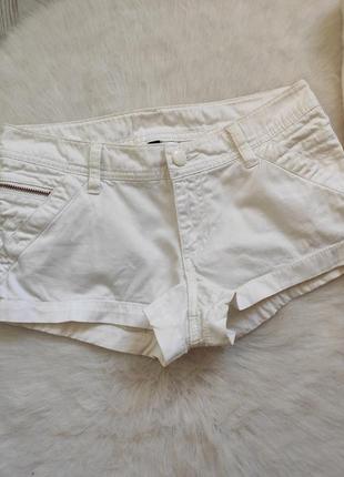 Короткі білі натуральні бавовняні щільні шорти низької талії, посадка кишенями3 фото
