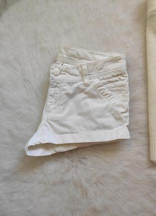 Короткі білі натуральні бавовняні щільні шорти низької талії, посадка кишенями6 фото