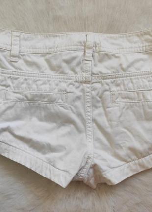 Короткі білі натуральні бавовняні щільні шорти низької талії, посадка кишенями7 фото
