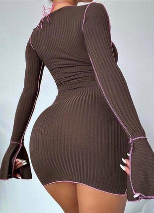 Платье пэчворк,в рубчик с вырезом и шнуровкой на груди3 фото