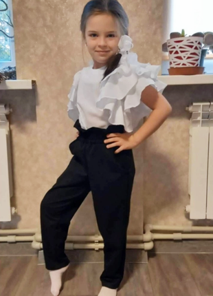 Стильный костюм, блуза и брюки