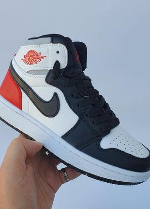 Кожаные кроссовки nike air jordan1 фото