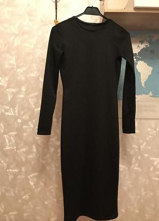 Чёрное трикотажное платье