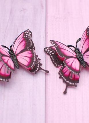 Розовые бабочки на заколках