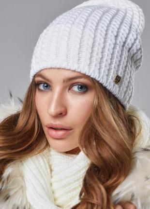 Вязанная шапка и снуд на мыкрофлиссе комплект