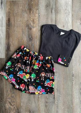 Молодежная трикотажная пижама для дома и сна с черной футболкой и шортами m&amp;m`s
