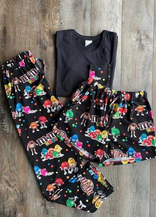 Молодежная трикотажная пижама-тройка для дома и сна с черной футболкой, шортами и брюками m&amp;m`s