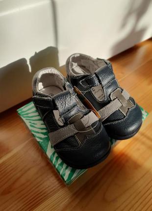 Босоножки тапочки садик кожа kiabi