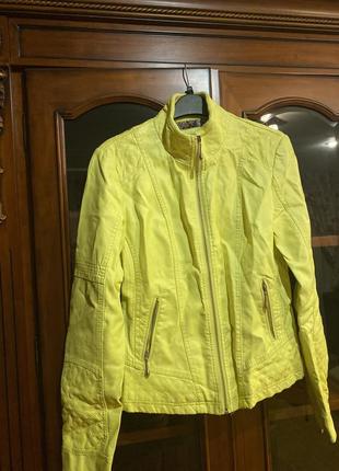 Лимонная кожаная куртка