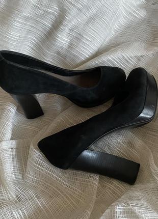 Туфли замша черные на каблуке1 фото