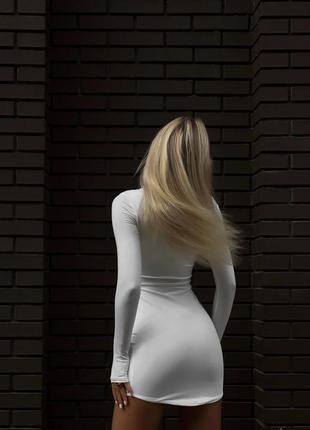 Платье мини белое однотонное на длинный рукав качественное стильное базовое2 фото